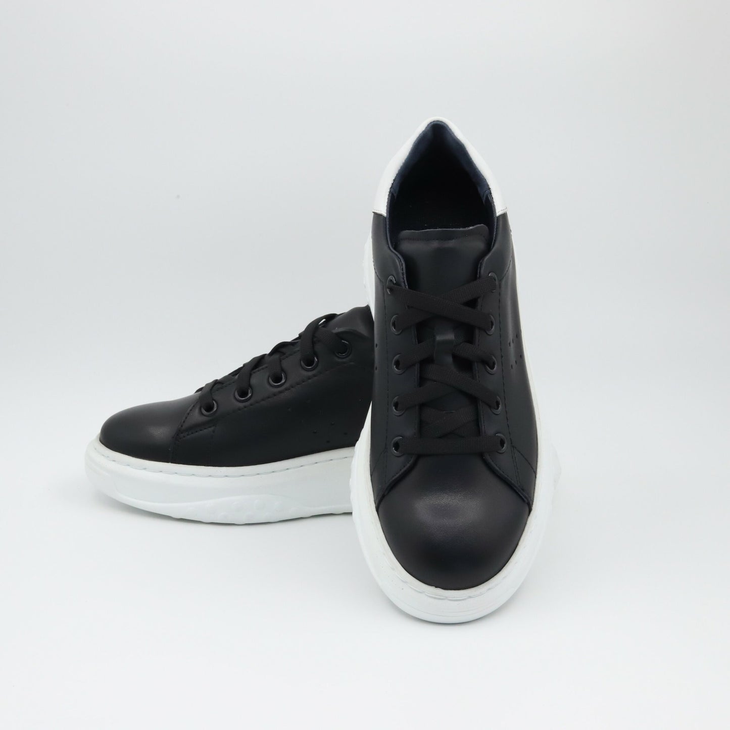 Sneaker RV Black & White